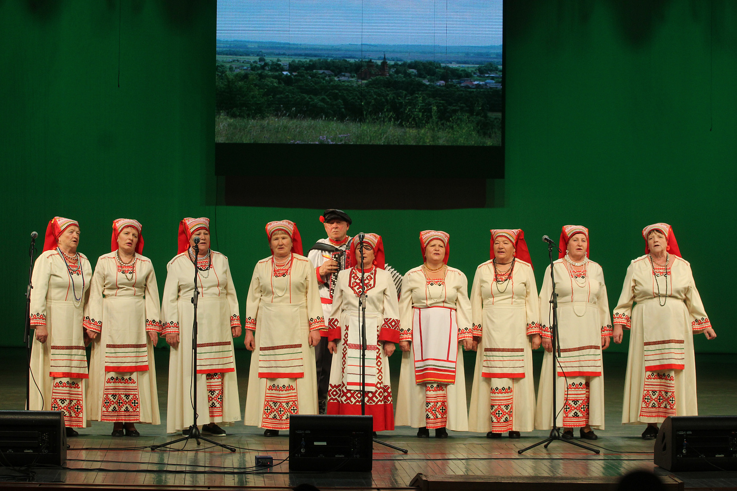 9 ноября эстафету «Шумбрат, Мордовия!» приняли Старошайговский и Большеберезниковский муниципальные районы