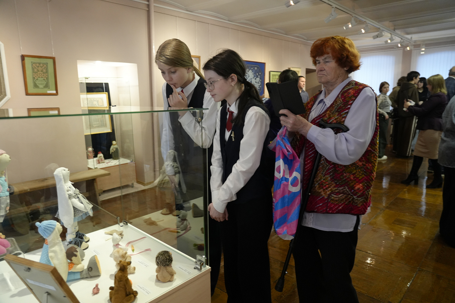 Иголка, нить и вдохновение: свои двери распахнула выставка Светланы Ямбиковой