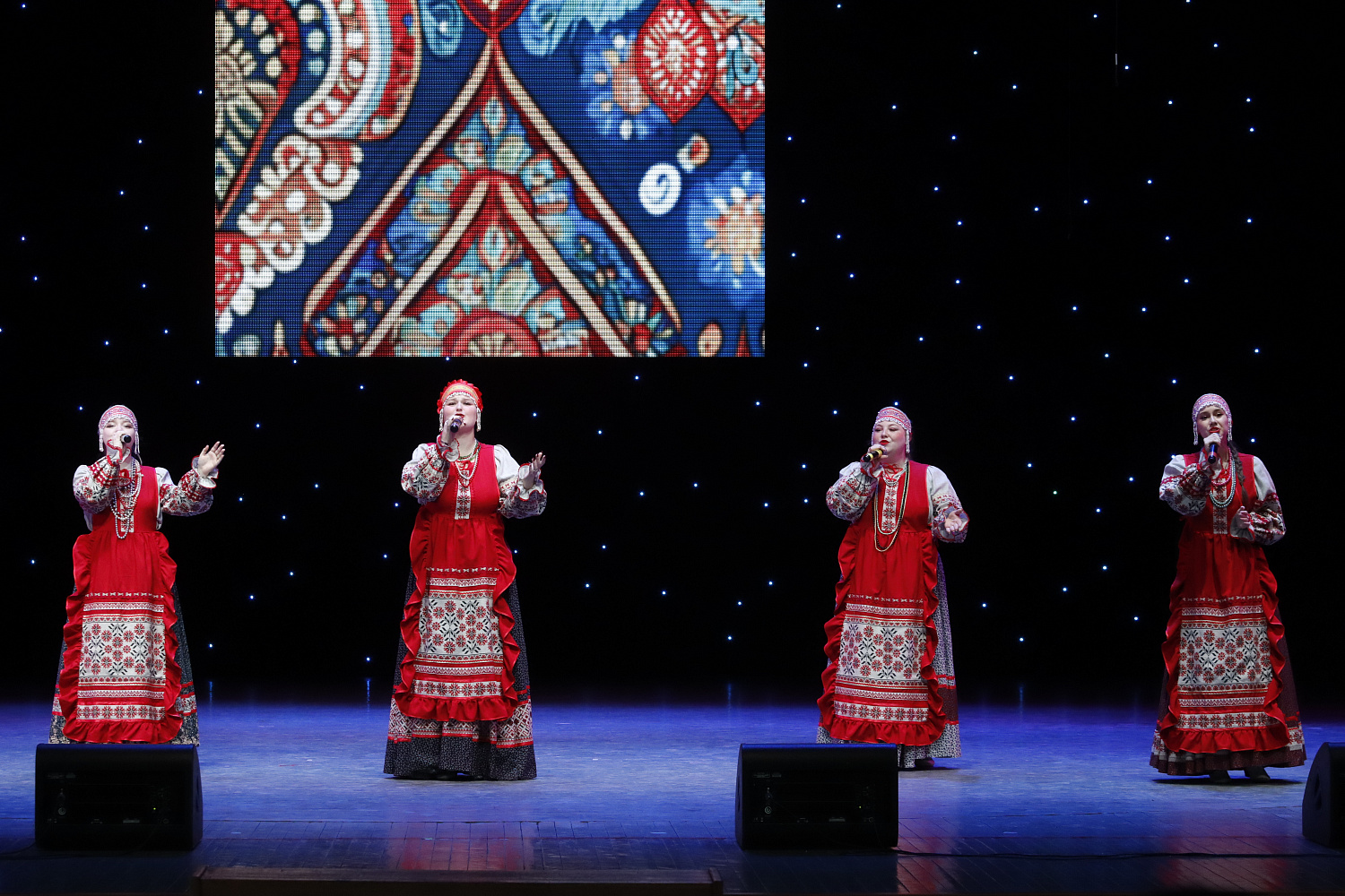 1 декабря праздничный вихрь отчетных концертов «Шумбрат, Мордовия!» завершил г. о. Саранск